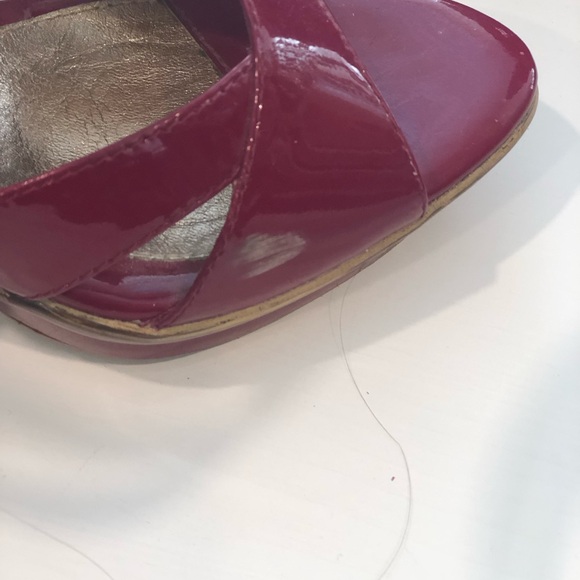 3 for $20 Soffit red patent leather shoes size 6 - Picture 3 of 4